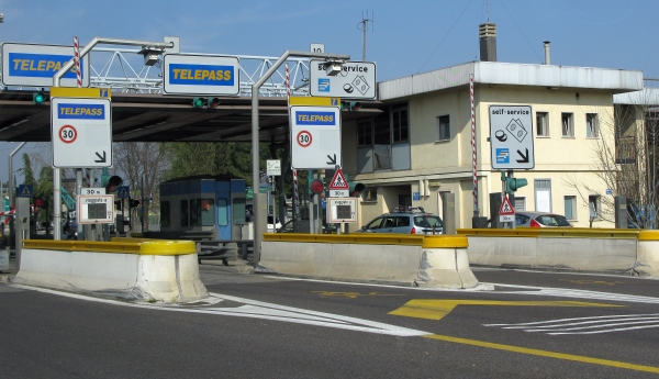 Vairavimas Italijos autostrada Telepass
