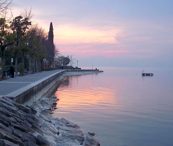 Bardolino, Lake Garda: A lovely afternoon doing nothing Bardolino, Lake Garda: A lovely afternoon doing nothing